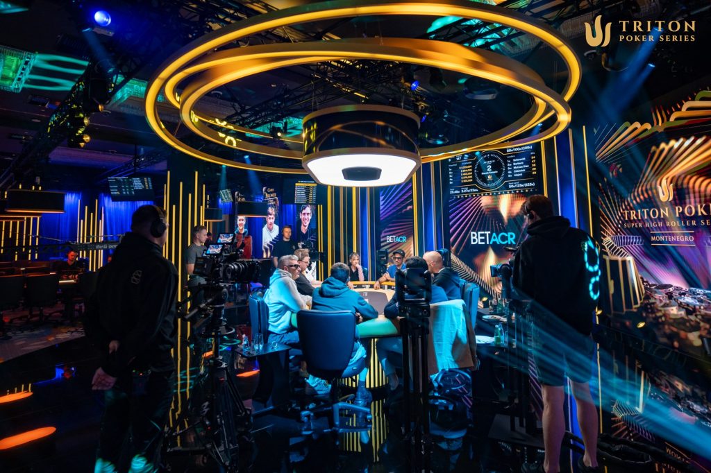 Jugadores de póker en el Triton Super High Roller Series en Montenegro.